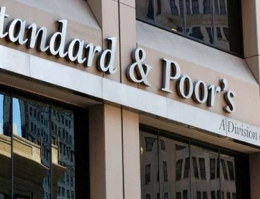 Μετά τους Moody's και Fitch σήμερα και ο οίκος Standard & Poor's αναβάθμισε την Ελλάδα